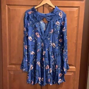 Lulus blue floral dress